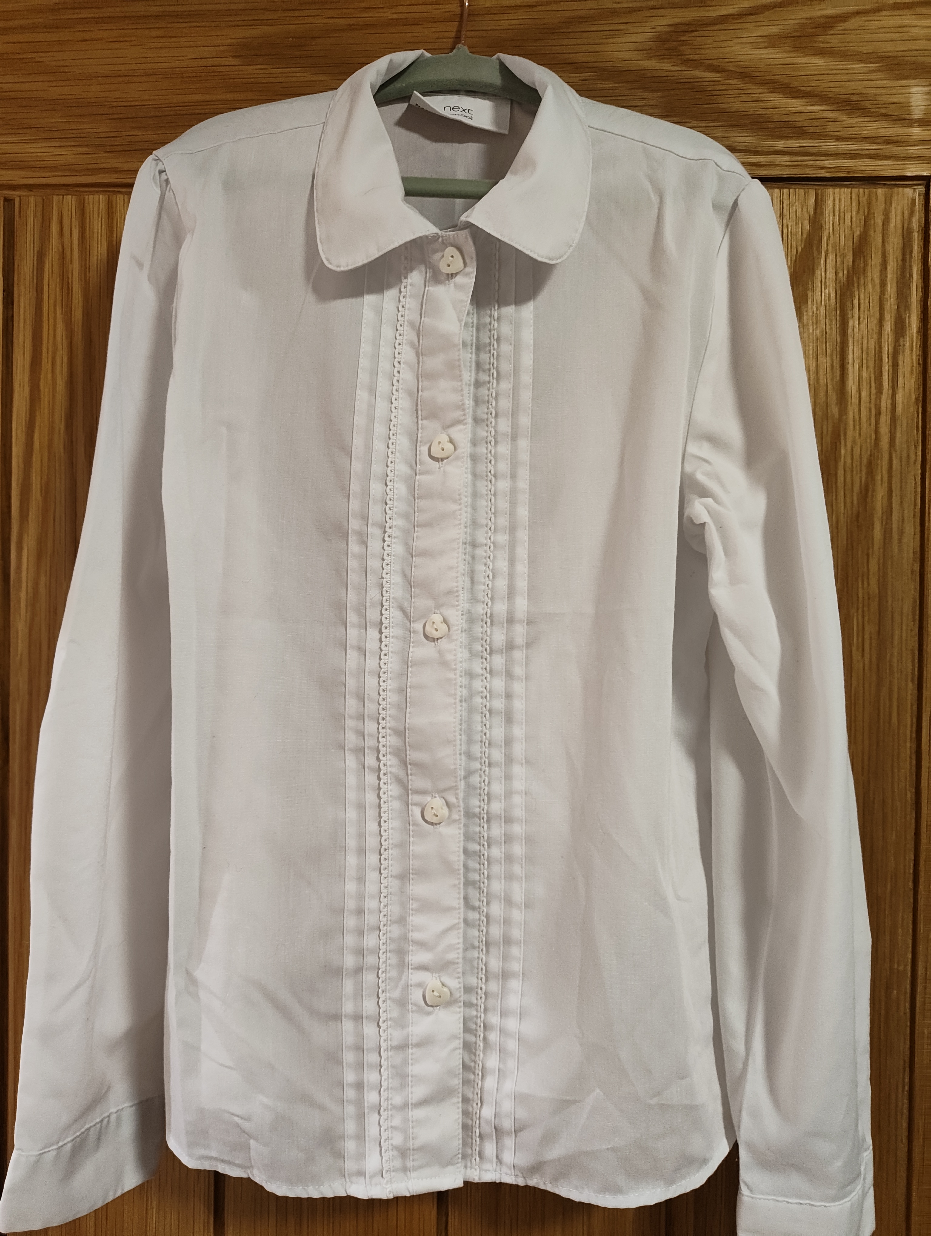 Girls Long Sleeved Shirt, age 8-9